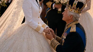 Parte 2: Mi hermana pensaba que mi uniforme de la Marina arruinaría su boda real. Así que me eliminó de la lista de invitados, sonrió a las cámaras y fingió que yo no existía.